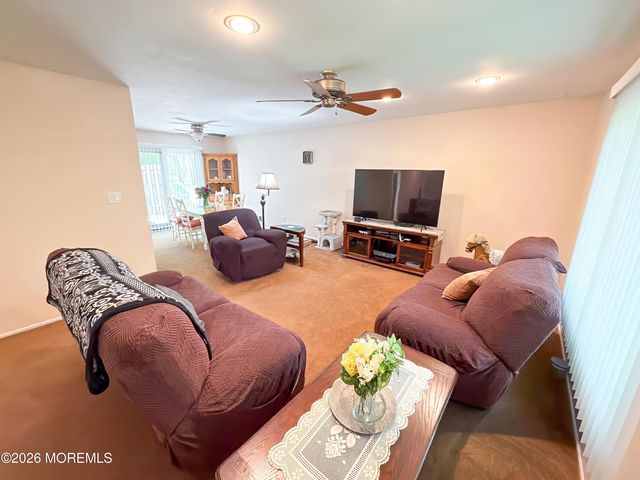 8 Seagull Lane, Howell, NJ 07731