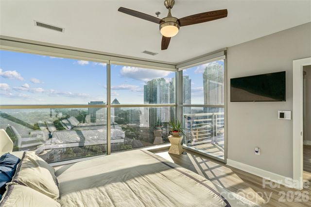 333 W Trade Street 2200, Charlotte, NC 28202