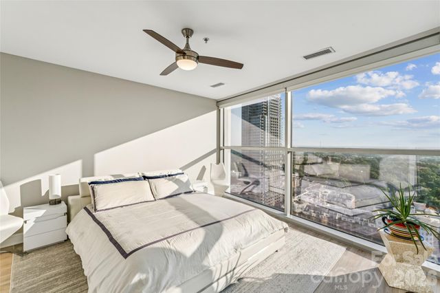 333 W Trade Street 2200, Charlotte, NC 28202