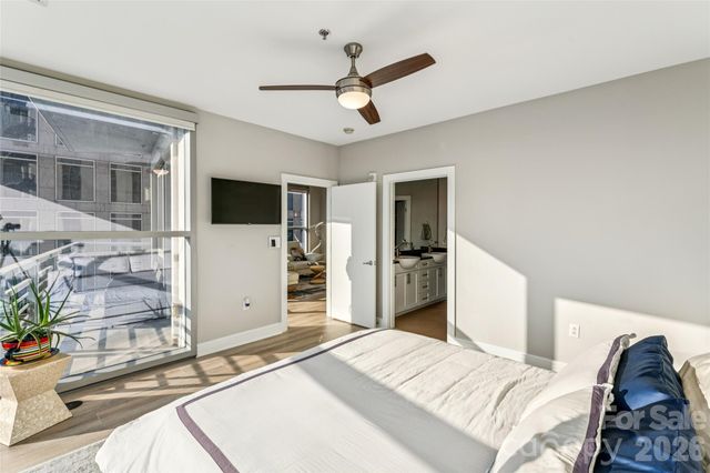 333 W Trade Street 2200, Charlotte, NC 28202