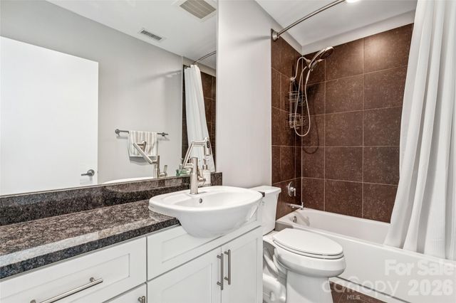 333 W Trade Street 2200, Charlotte, NC 28202