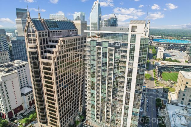 333 W Trade Street 2200, Charlotte, NC 28202