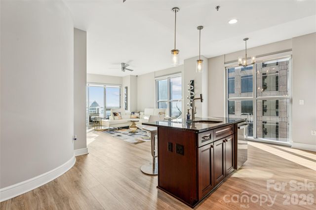 333 W Trade Street 2200, Charlotte, NC 28202