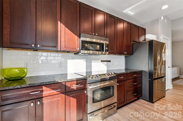 333 W Trade Street 2200, Charlotte, NC 28202
