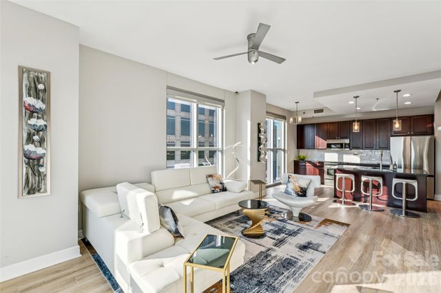 333 W Trade Street 2200, Charlotte, NC 28202