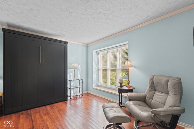 560 Vanhoy Drive, Greenwood, IN 46142