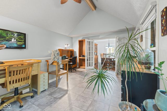 560 Vanhoy Drive, Greenwood, IN 46142