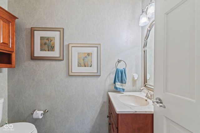 560 Vanhoy Drive, Greenwood, IN 46142