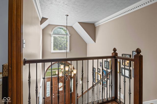 560 Vanhoy Drive, Greenwood, IN 46142