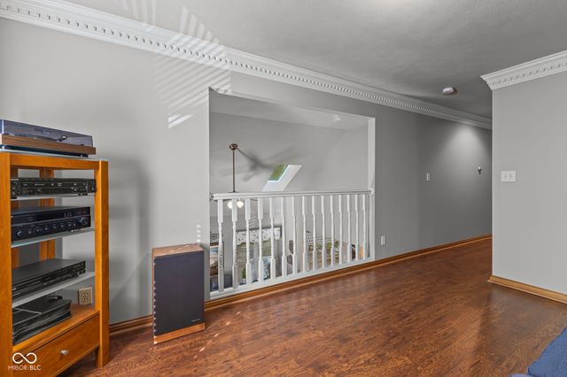 560 Vanhoy Drive, Greenwood, IN 46142