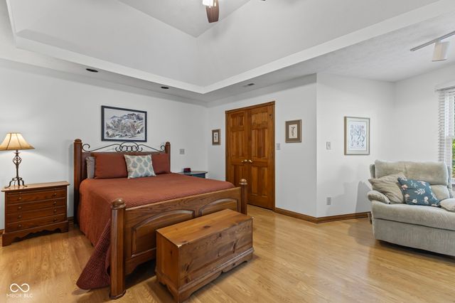 560 Vanhoy Drive, Greenwood, IN 46142