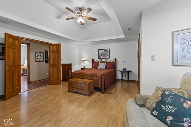 560 Vanhoy Drive, Greenwood, IN 46142