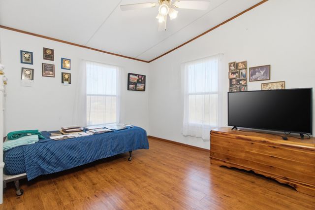 402 State Highway 142, Bakersfield, MO 65609