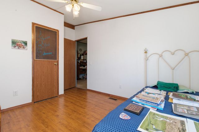 402 State Highway 142, Bakersfield, MO 65609