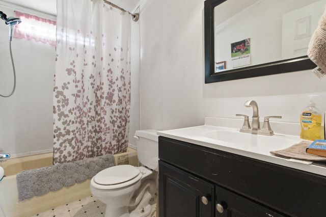 402 State Highway 142, Bakersfield, MO 65609