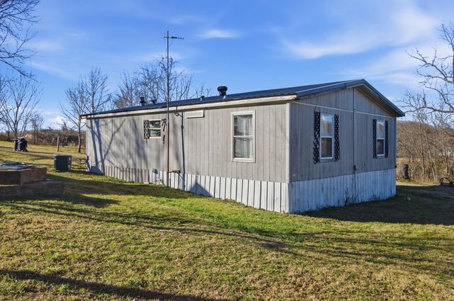 402 State Highway 142, Bakersfield, MO 65609