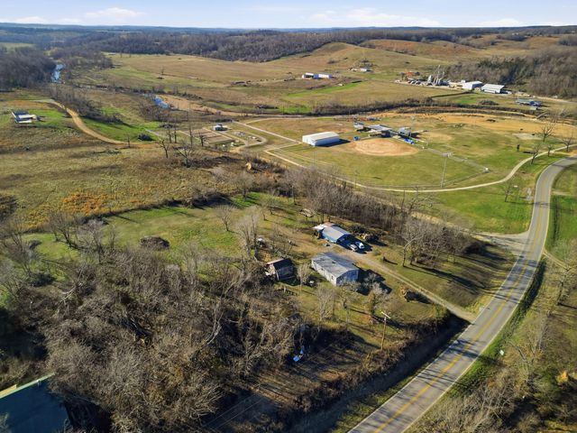 402 State Highway 142, Bakersfield, MO 65609