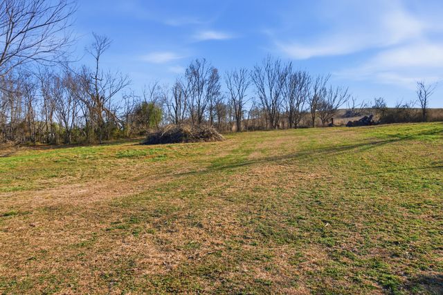 402 State Highway 142, Bakersfield, MO 65609