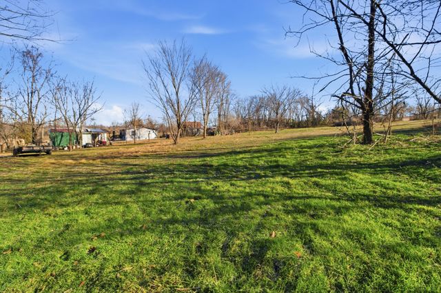 402 State Highway 142, Bakersfield, MO 65609