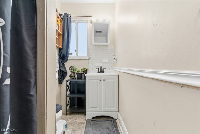 4011 Crest Drive, Cleveland, OH 44109