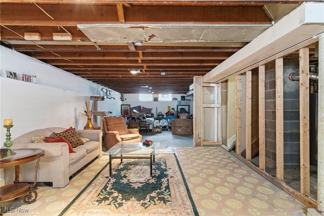 4011 Crest Drive, Cleveland, OH 44109