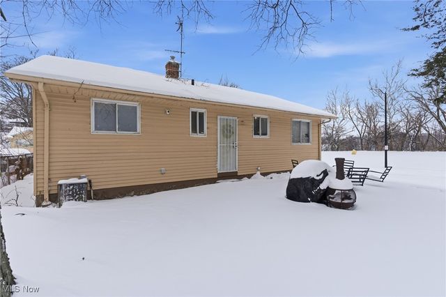 4011 Crest Drive, Cleveland, OH 44109