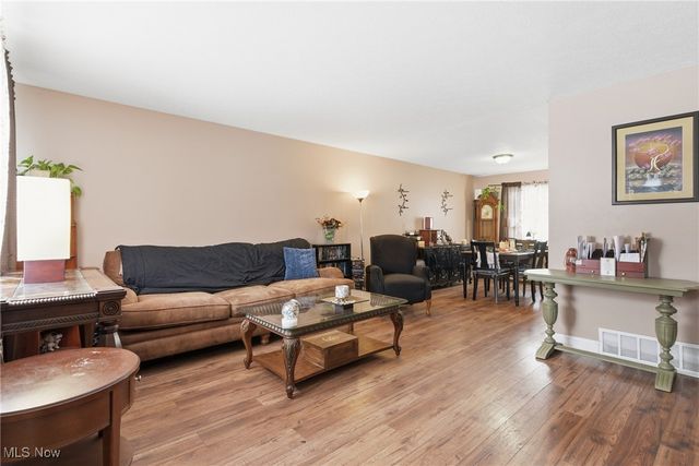 4011 Crest Drive, Cleveland, OH 44109