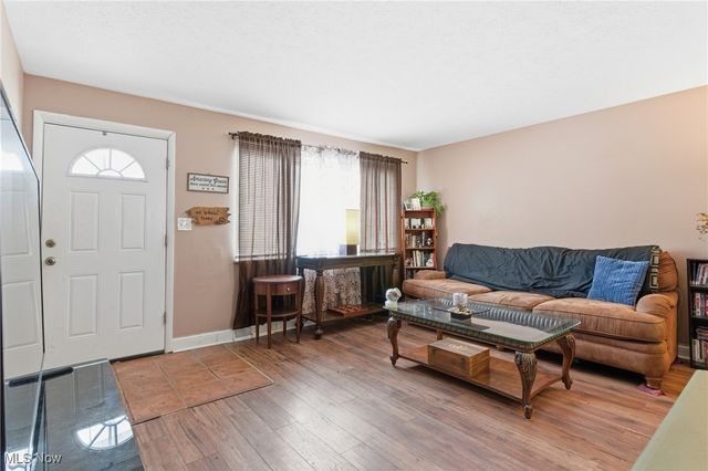 4011 Crest Drive, Cleveland, OH 44109