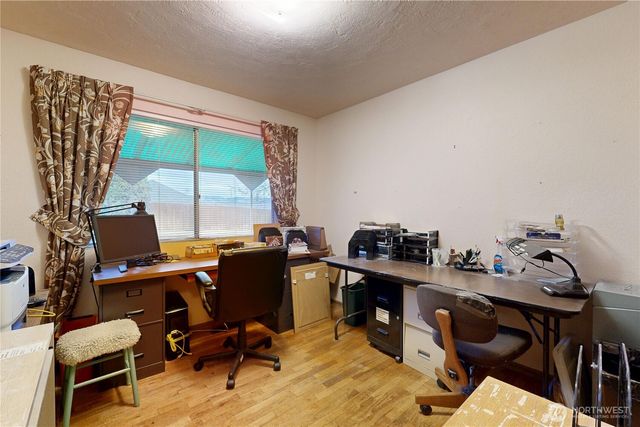 1513 SE Central Avenue, College Place, WA 99324