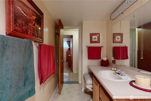 1513 SE Central Avenue, College Place, WA 99324