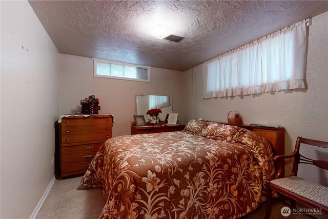 1513 SE Central Avenue, College Place, WA 99324