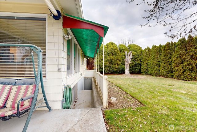 1513 SE Central Avenue, College Place, WA 99324