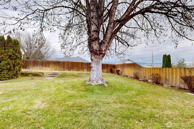 1513 SE Central Avenue, College Place, WA 99324