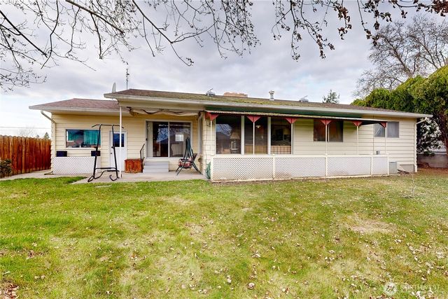 1513 SE Central Avenue, College Place, WA 99324