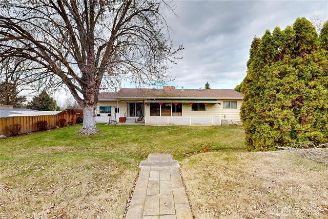 1513 SE Central Avenue, College Place, WA 99324