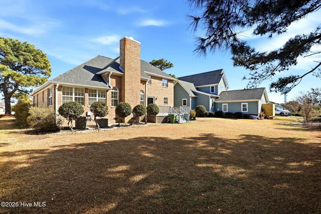 717 Settlers Lane, Kure Beach, NC 28449