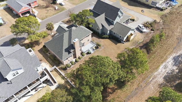 717 Settlers Lane, Kure Beach, NC 28449