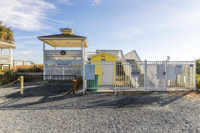 717 Settlers Lane, Kure Beach, NC 28449