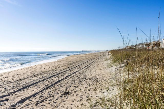 717 Settlers Lane, Kure Beach, NC 28449