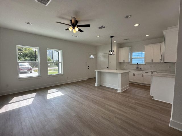 243 Broadhurst Drive A, Houston, TX 77047