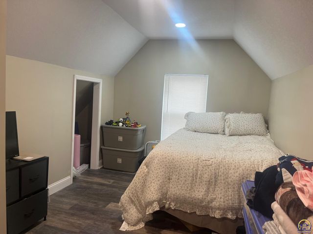 1819 SW Cherokee ST, Topeka, KS 66606