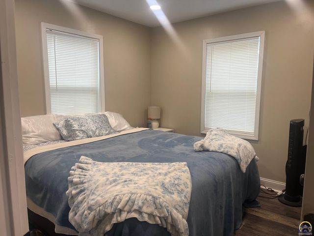 1819 SW Cherokee ST, Topeka, KS 66606