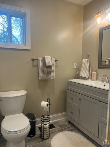 1819 SW Cherokee ST, Topeka, KS 66606