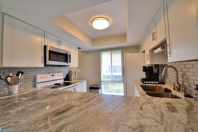 229 Palm DR 229-2, Naples, FL 34112