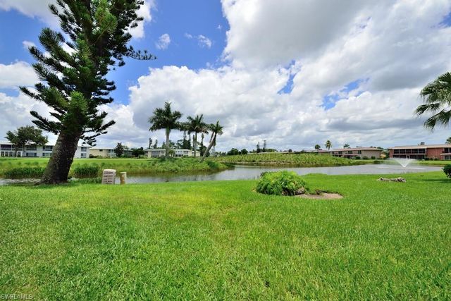 229 Palm DR 229-2, Naples, FL 34112