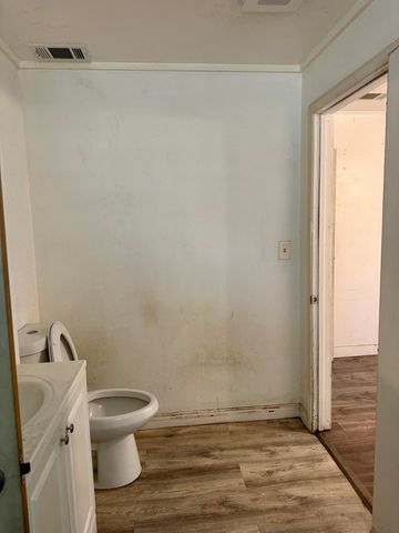 72 S Newcomb Street, Porterville, CA 93257