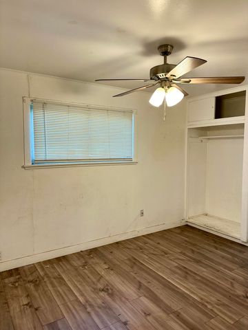 72 S Newcomb Street, Porterville, CA 93257