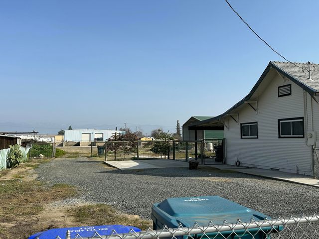 72 S Newcomb Street, Porterville, CA 93257