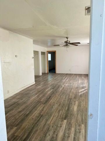 72 S Newcomb Street, Porterville, CA 93257