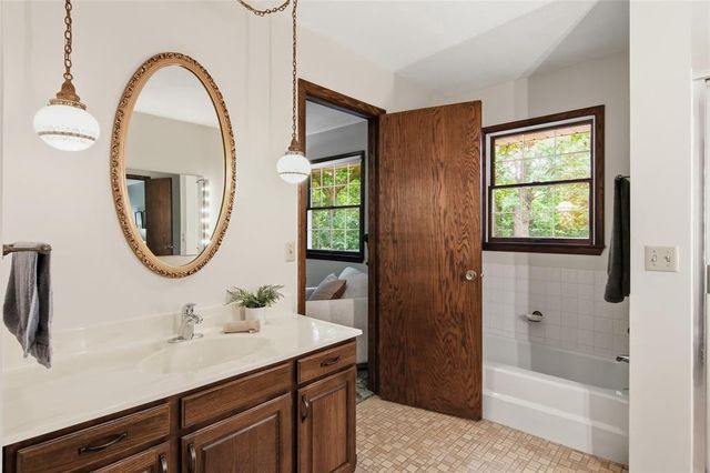 2719 E Deblene Lane, Eau Claire, WI 54703